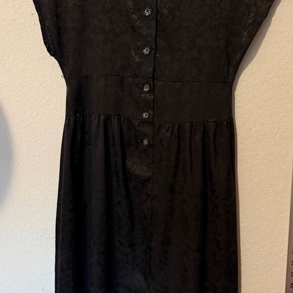 BEAUTIFUL floral black vintage inspired Urban Renewal Vneck dress with buttons - Picture 6 of 8